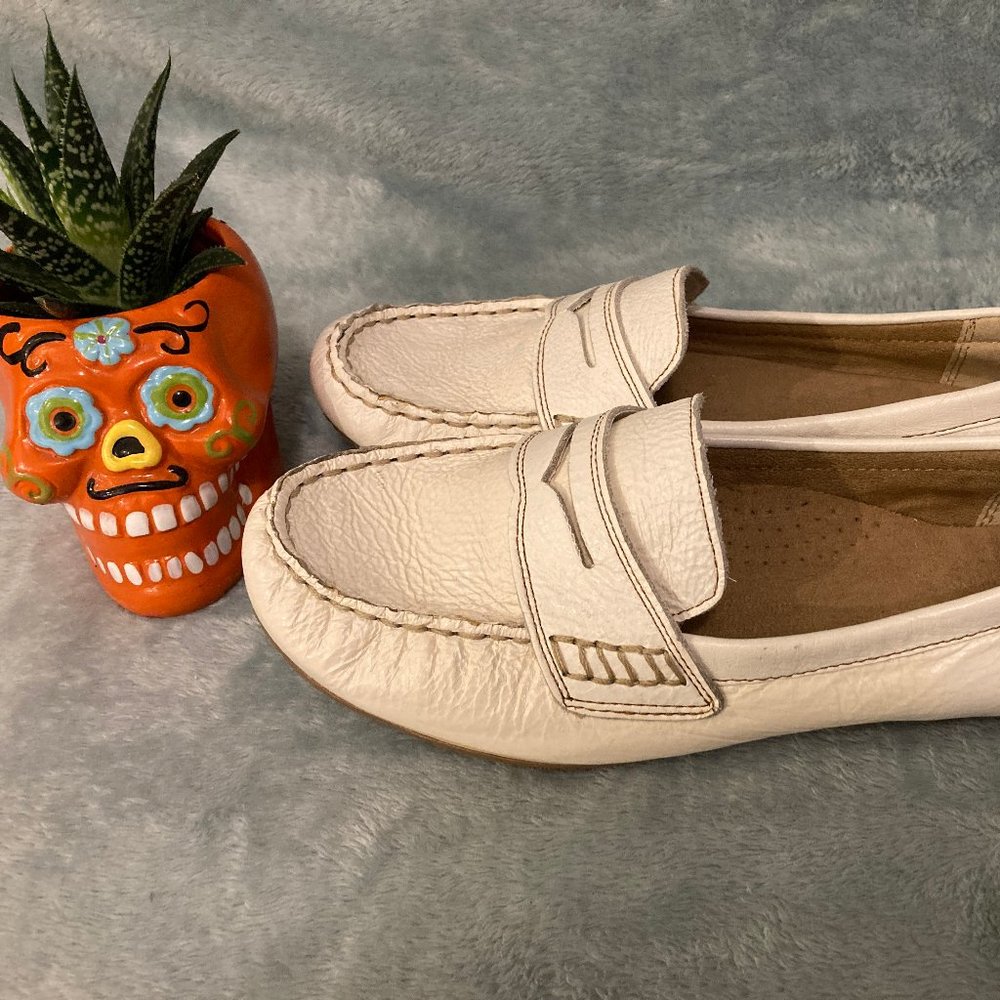 CYNTHIA ROWLEY, NWOT, loafers